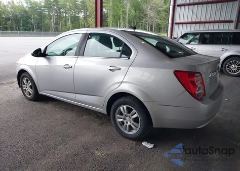 2015 Chevrolet Sonic Lt Auto z USA, uszkodzony, nr VIN 1G1JC5SH4F4169475